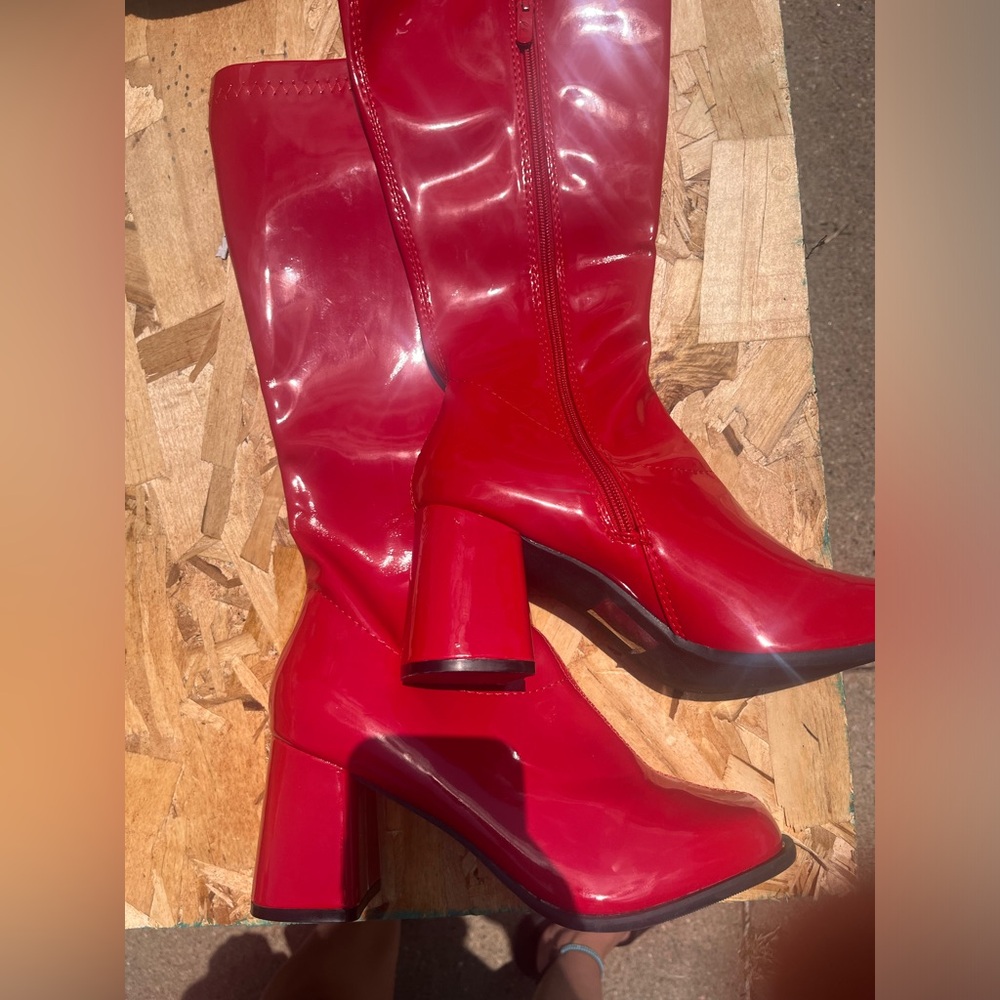 Women’s red go go boots - 10